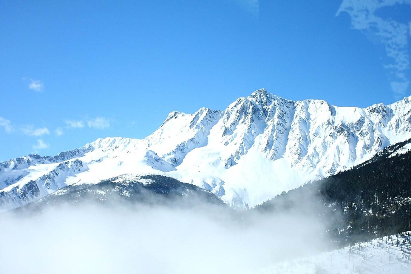 香格里拉梅里雪山4天朝圣之旅(日照金山,普达措国家公园 虎跳峡 独克