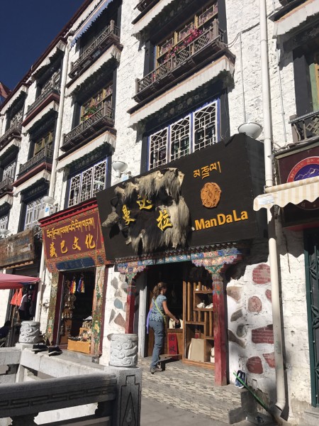 清真饭店附近 wKgBZ1m-POKAPSGUAA6Lk6DsGyI52.jpeg?imageView2%2F2%2Fw%2F600%2Fh%2F600%2Fq%2F90