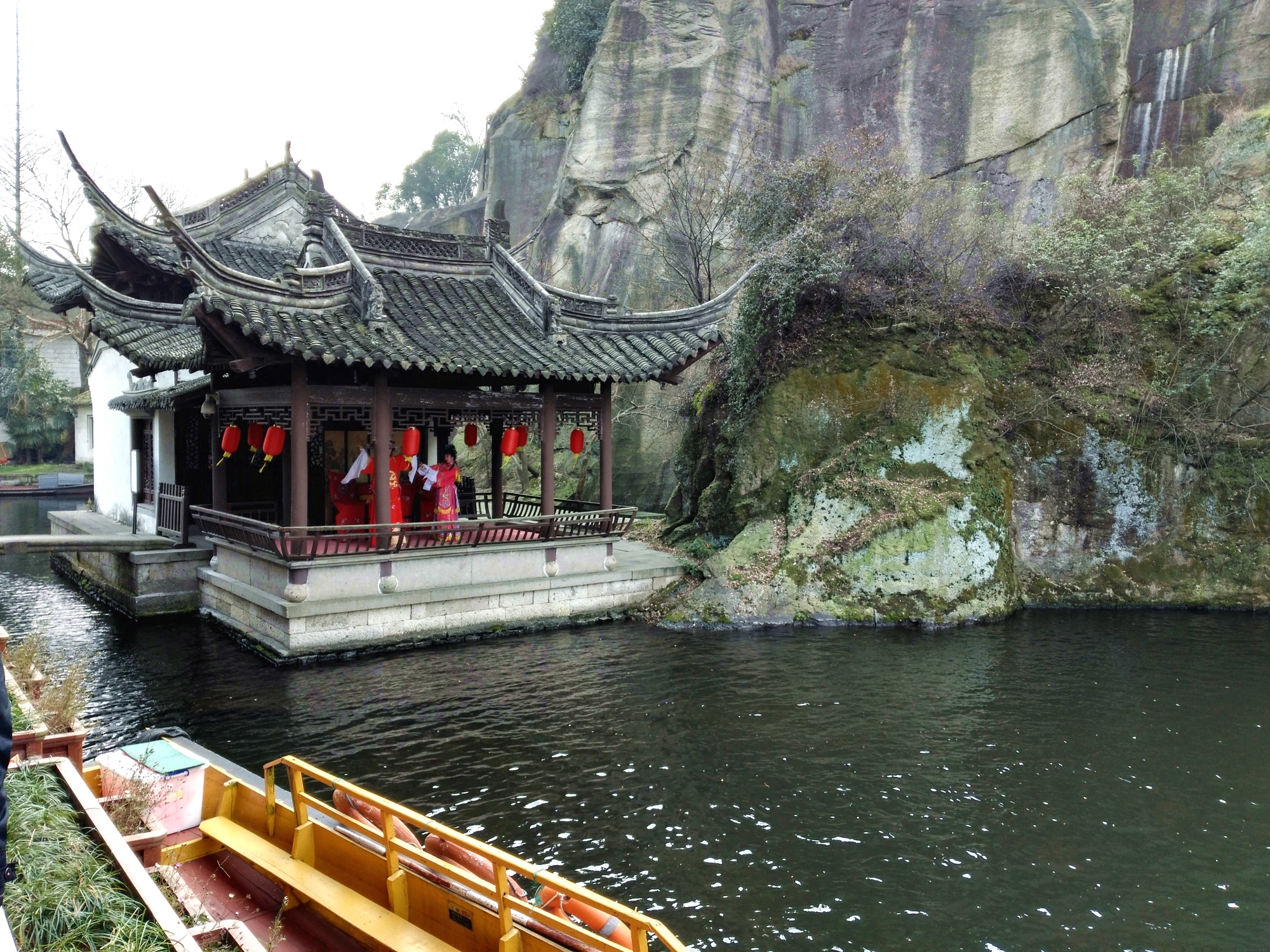 绍兴东湖风景区        
