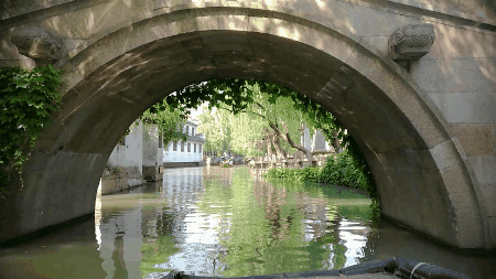 回复游记:【水韵江南】小桥石板巷,烟雨橹波漾,梦中花灯照水乡