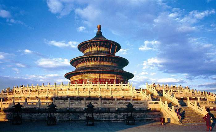 晚上的天坛图片 wKgBZ1k-SWeAMJU5AAC2UjdOE9Q96.jpeg?imageView2%2F2%2Fw%2F699%2Fh%2F429%2Fq%2F90