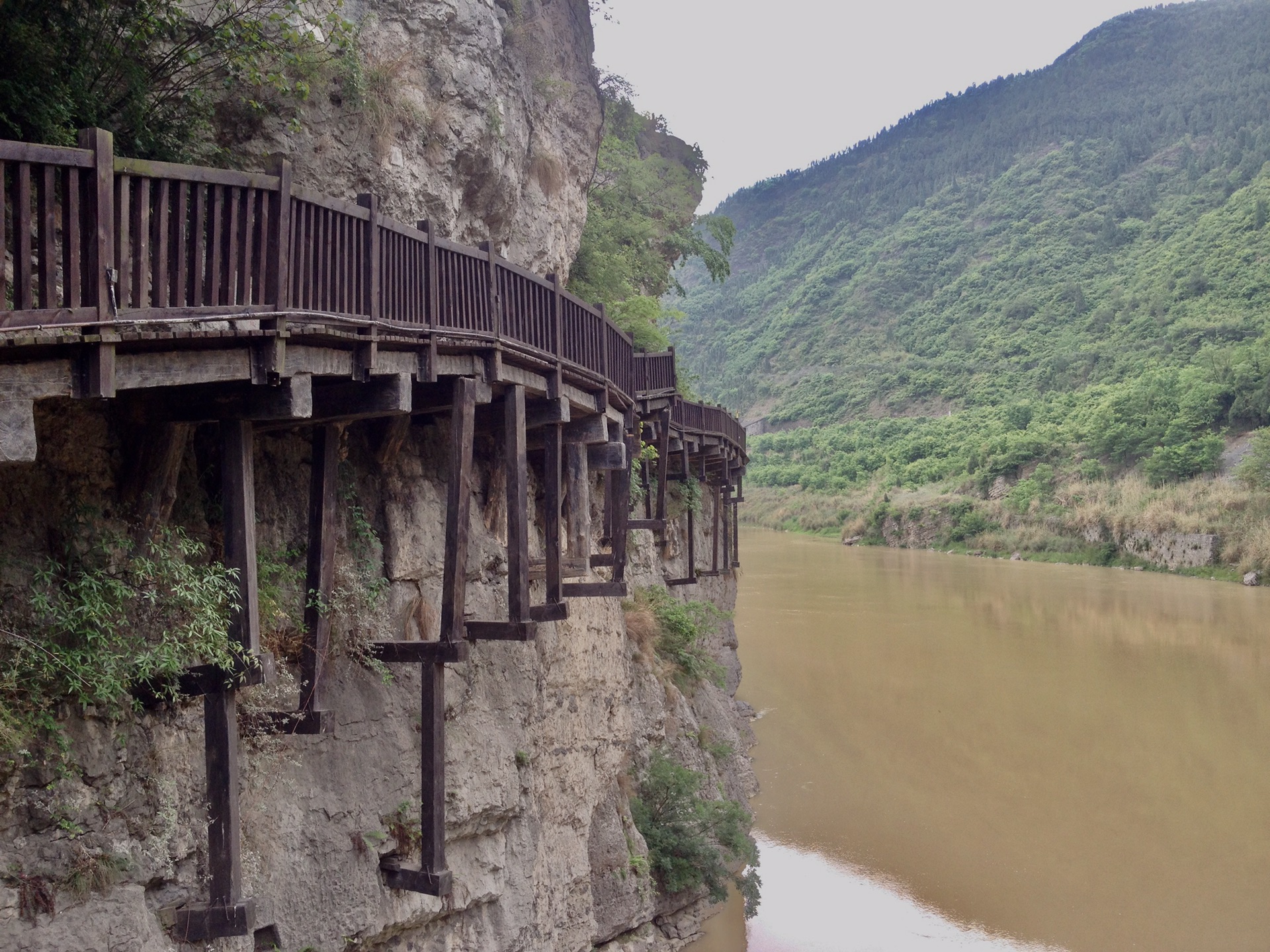 明月峡古栈道        