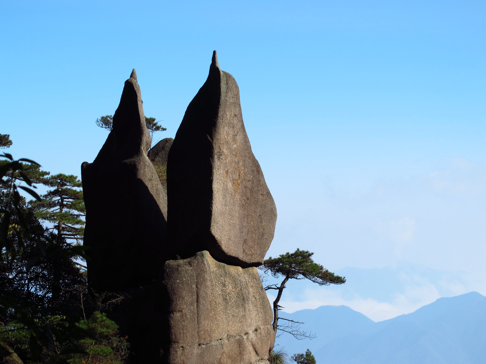 危峰兀立三清山_游记