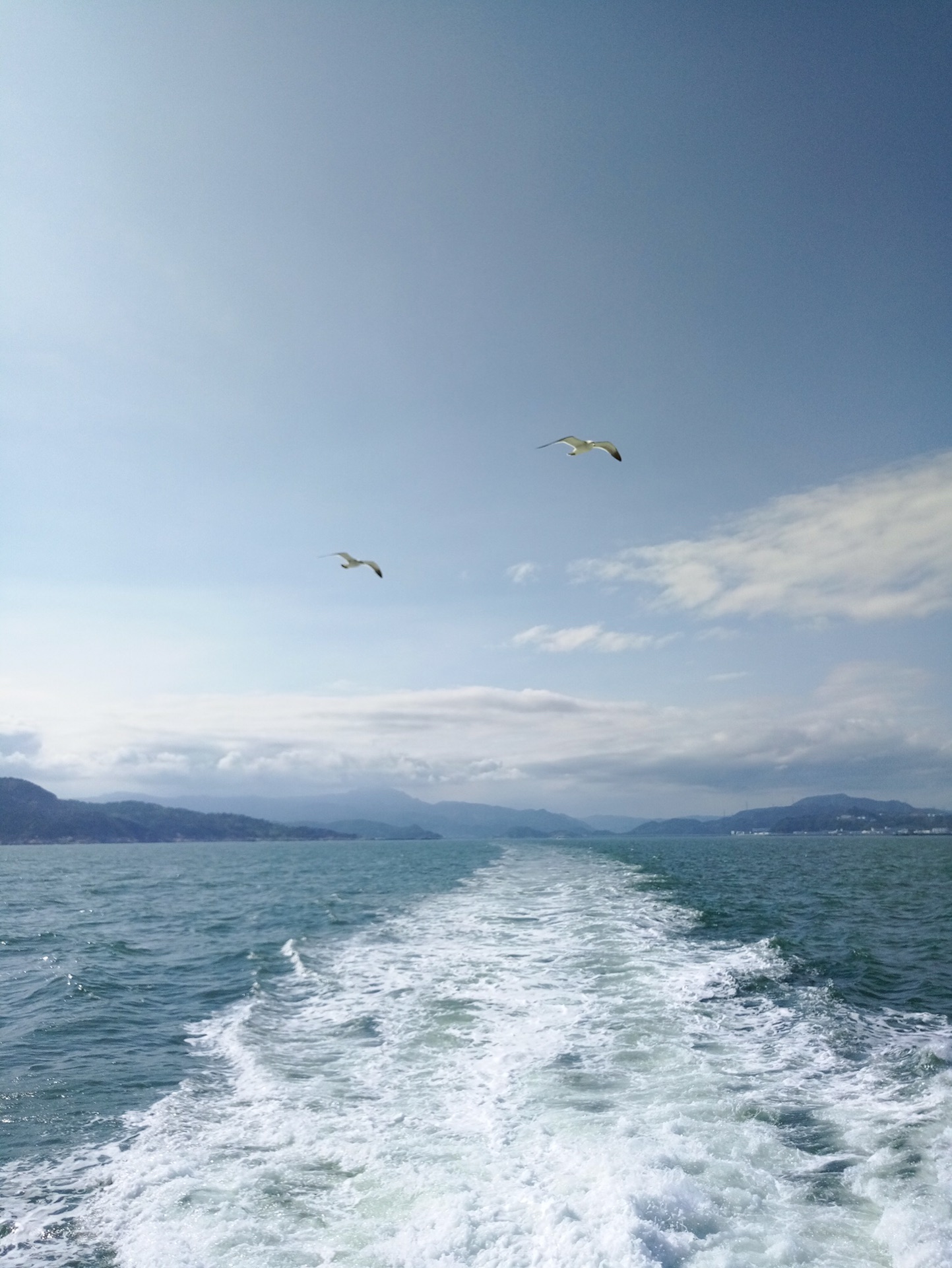 碧海青天,水天相接