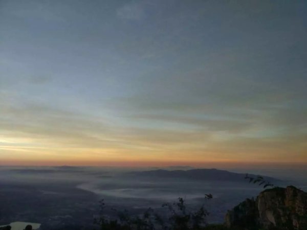 山上日出的过程 wKgBZ1o2Q9CAbpXEAADsXpGr8vc08.jpeg?imageView2%2F2%2Fw%2F600%2Fh%2F600%2Fq%2F90