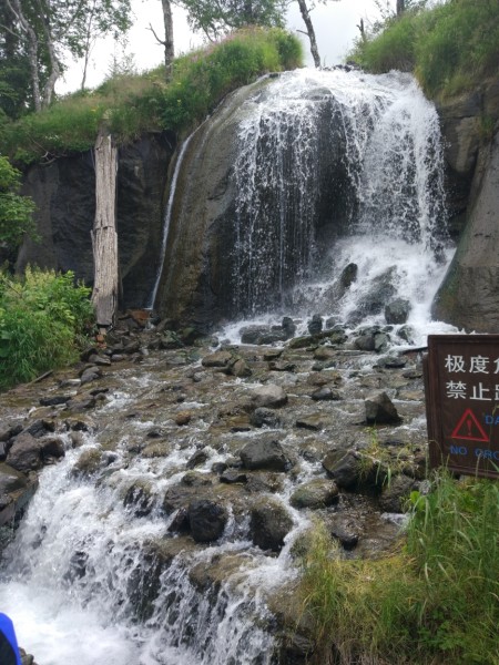 八月份长白山上多少度 wKgBZ1mKm5yATrt1AA2VQz9MntI98.jpeg?imageView2%2F2%2Fw%2F600%2Fh%2F600%2Fq%2F90