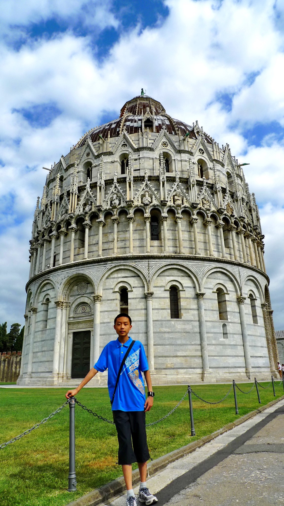 wKgBZ1hyzpWASt8kAAt0CkuWBsU56.jpeg?imageView2%2F2%2Fw%2F600%2Fh%2F600%2Fq%2F90