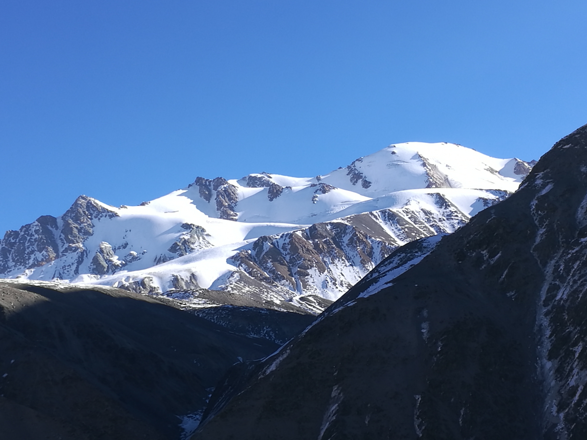 岗什卡雪峰