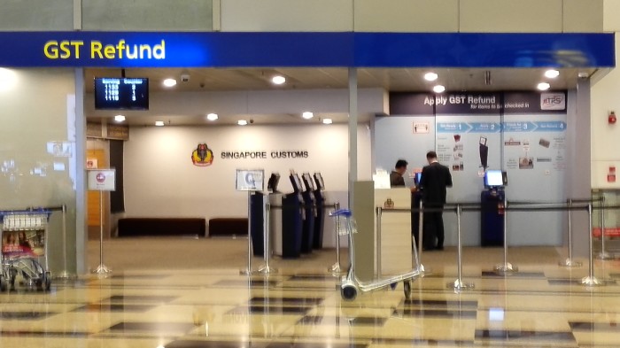 新加坡 在免税店买的东西需要退税么 ? 机场和
