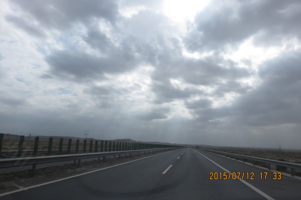 梦回故里,那座无栏之桥的独行驶过——解析梦中自我与归乡情结的微妙交织 梦回故里,那座无栏之桥的独行驶过——解析梦中自我与归乡情结的微妙交织