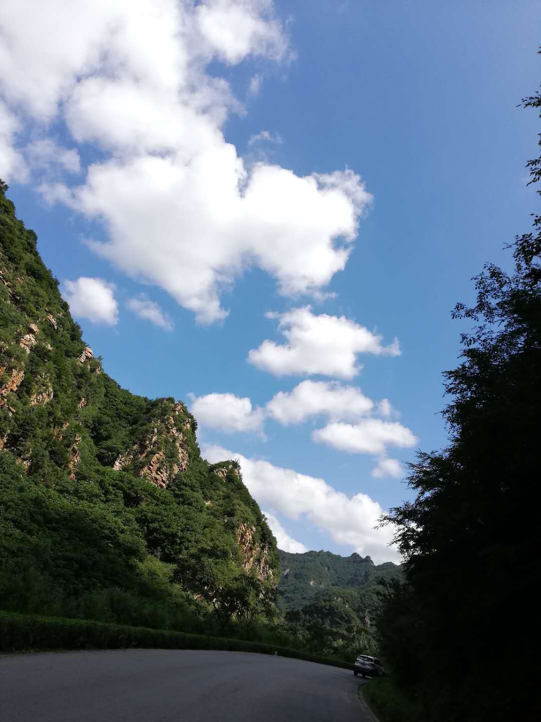 九龙潭自然风景区       