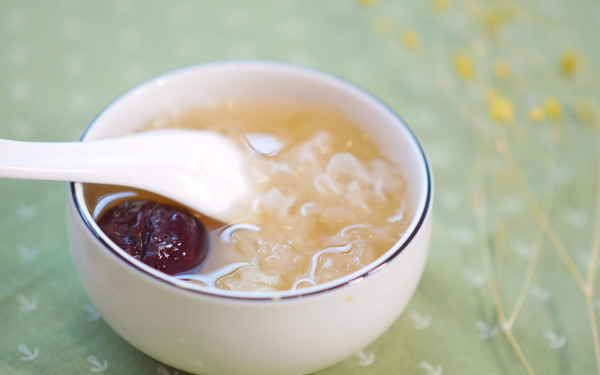 银耳怎么煮容易软糯 wKgBEFrMqDGAHW4YAAU8T7ilHJ497.jpeg?imageView2%2F2%2Fw%2F600%2Fh%2F600%2Fq%2F90