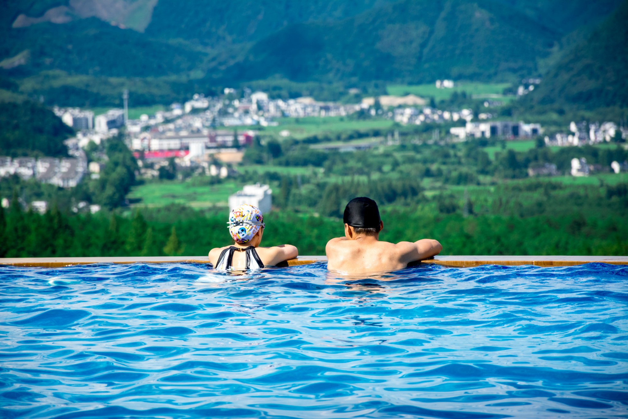 ����������ɽ��վ���ļ����ξ�����·�����