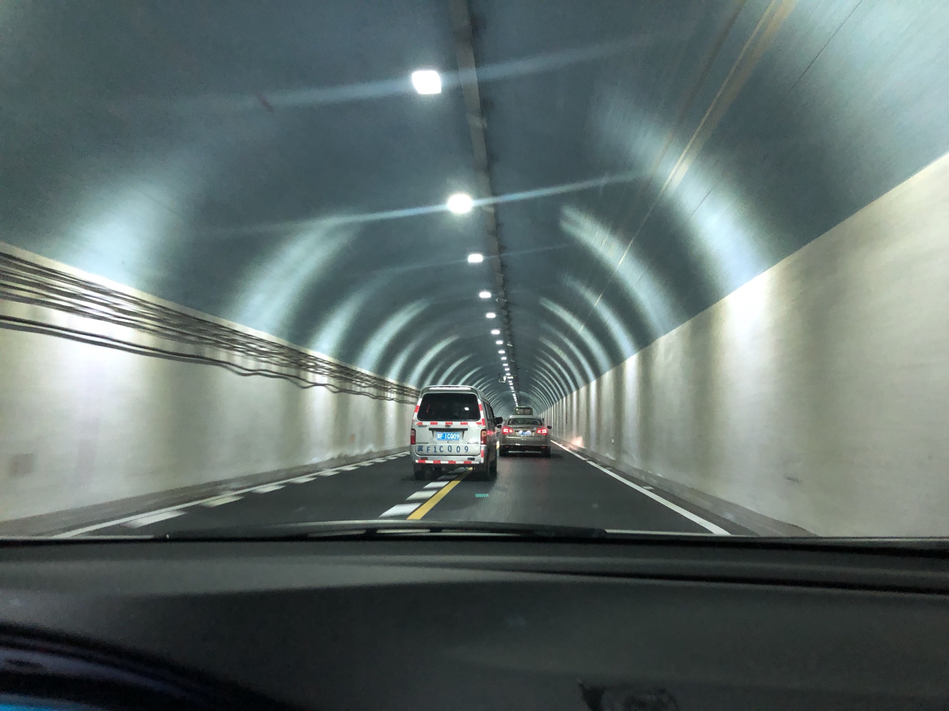 东方红隧道