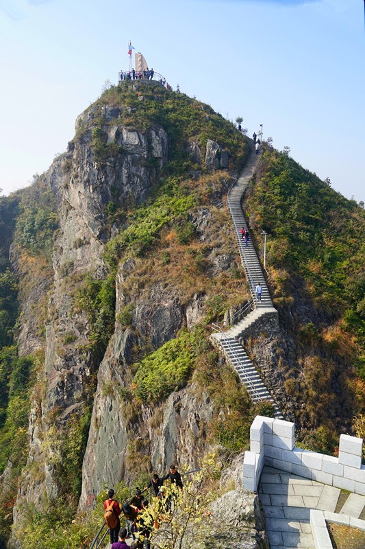 登乌牛东蒙山