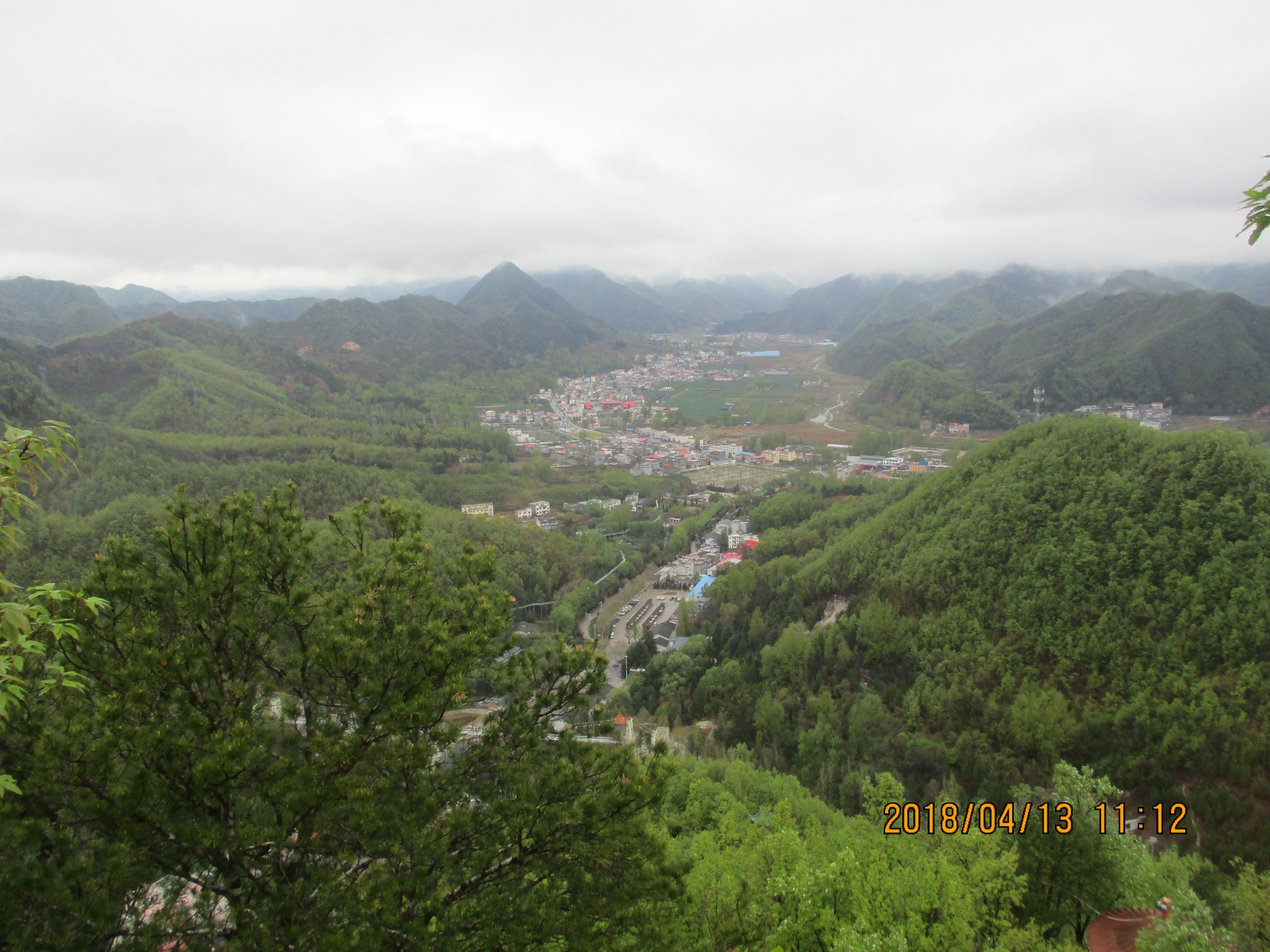 20180413河南洛阳61栾川鸡冠洞风景区鸡冠山