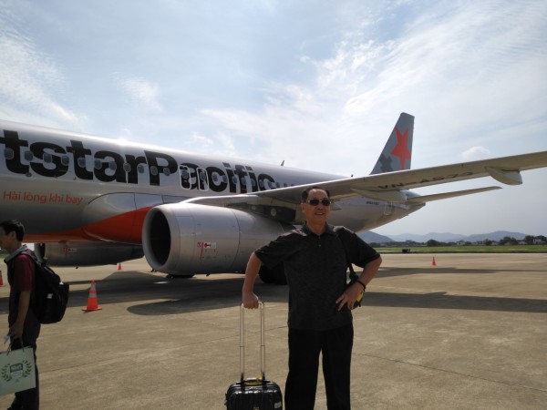 飞机场视频夜景 wKgED1uaWUOABeS-AAia2IwpFTM99.jpeg?imageView2%2F2%2Fw%2F600%2Fh%2F600%2Fq%2F90