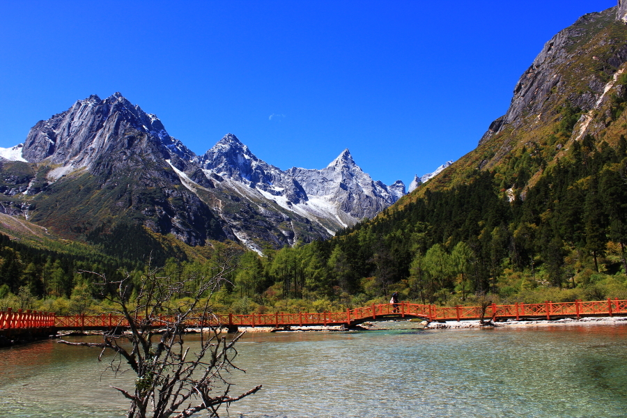 川西旅游必去十大景点，川西旅游必去的十大美景探索地