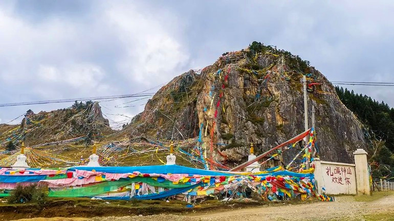 扎依扎嘎神山