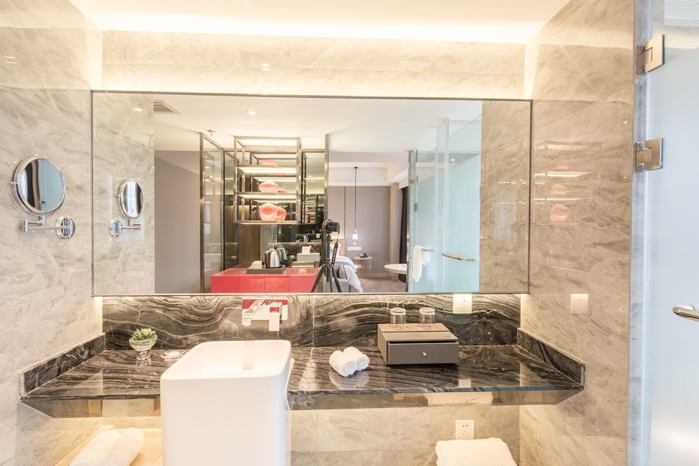 国庆中秋地道川渝美食·上海直飞重庆4天3晚自由行（可选解放碑/洪崖洞网红酒店+虹桥往返航班可选+含免费行李额）