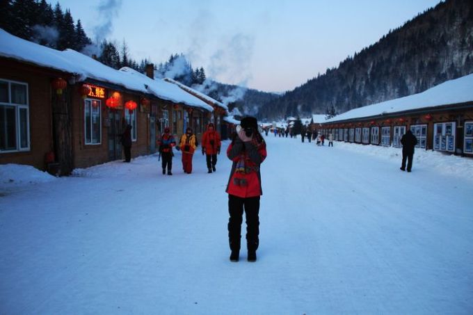 冬天旅游推荐去哈尔滨 wKgBjE8PDvSOfvF2AAEQFLlVHeY81.jpeg?imageView2%2F2%2Fw%2F680%2Fq%2F90%7CimageMogr2%2Fstrip%2Fquality%2F90