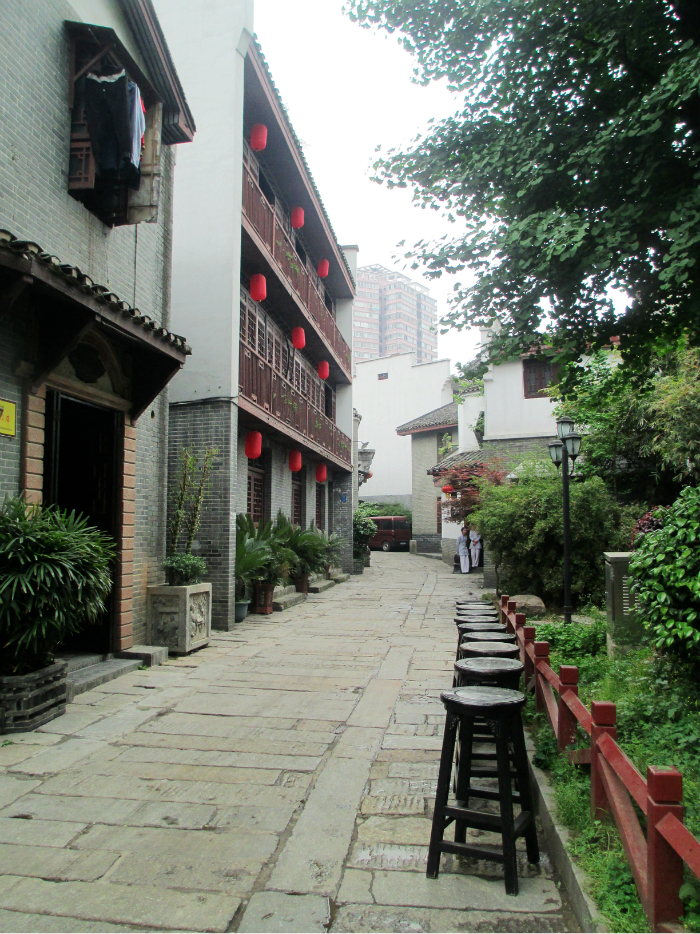 城正街人口_东汇城超市人口图片(3)