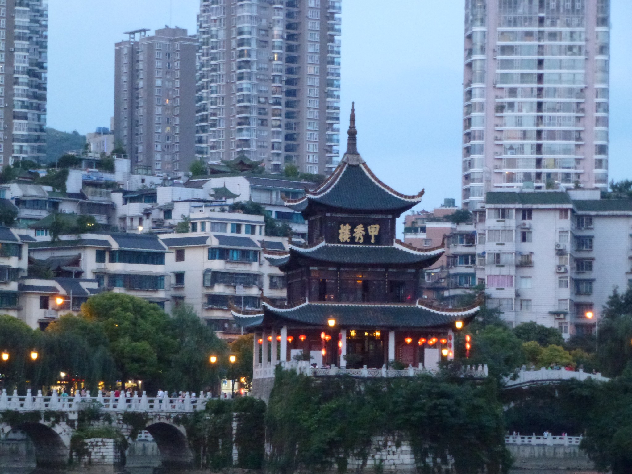 兴义gdp凯里_国家盖章 贵州这12个地方,在今年夏天要火遍全国 快看看有你家乡没(2)