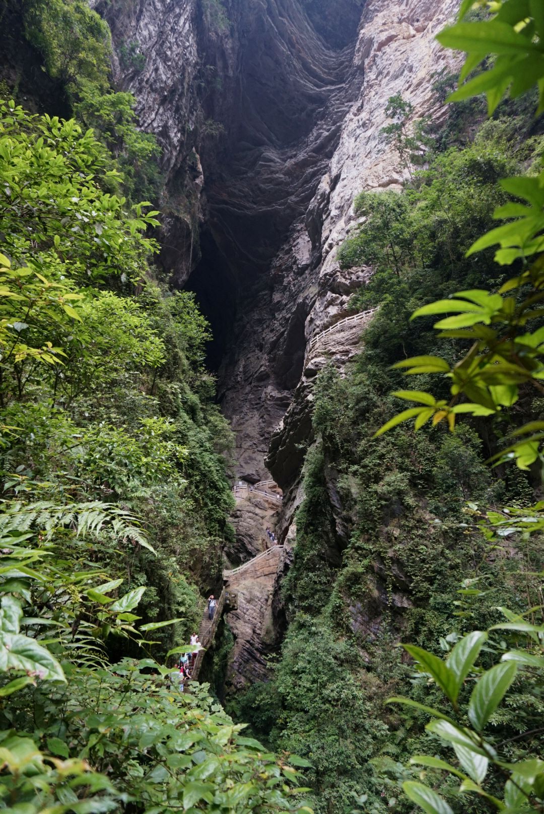 武隆龙水峡地缝        