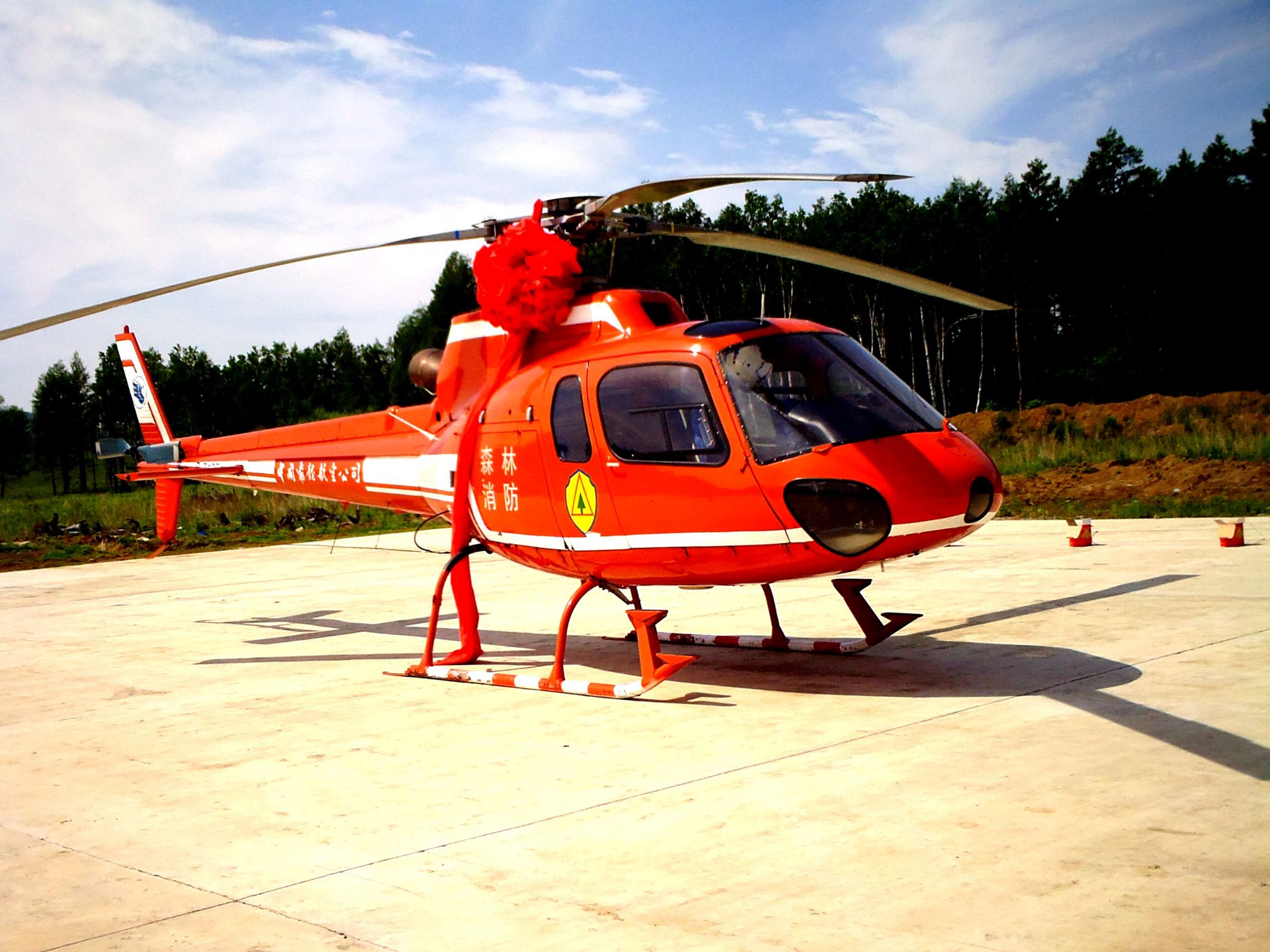 as350b2"小松鼠"直升机,我们要乘坐的一架