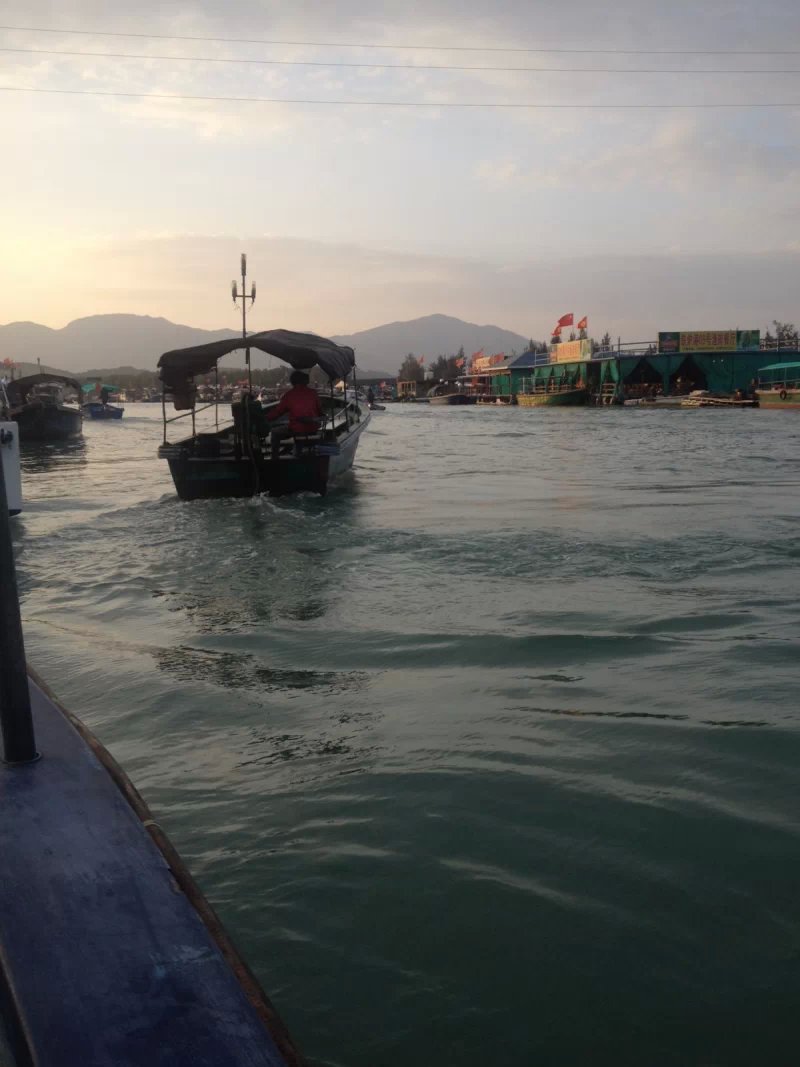 滕海渔村          