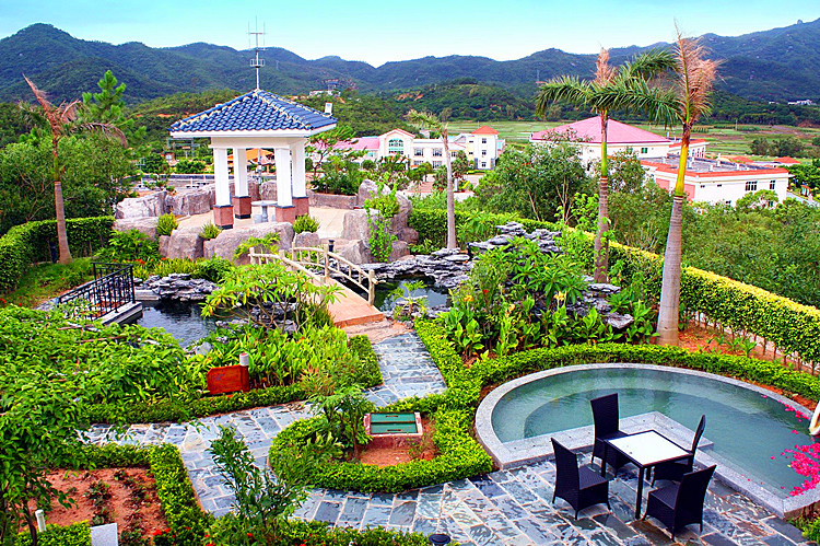 一只鸟飞温泉池猜一成语_一个人一只鸟成语猜图