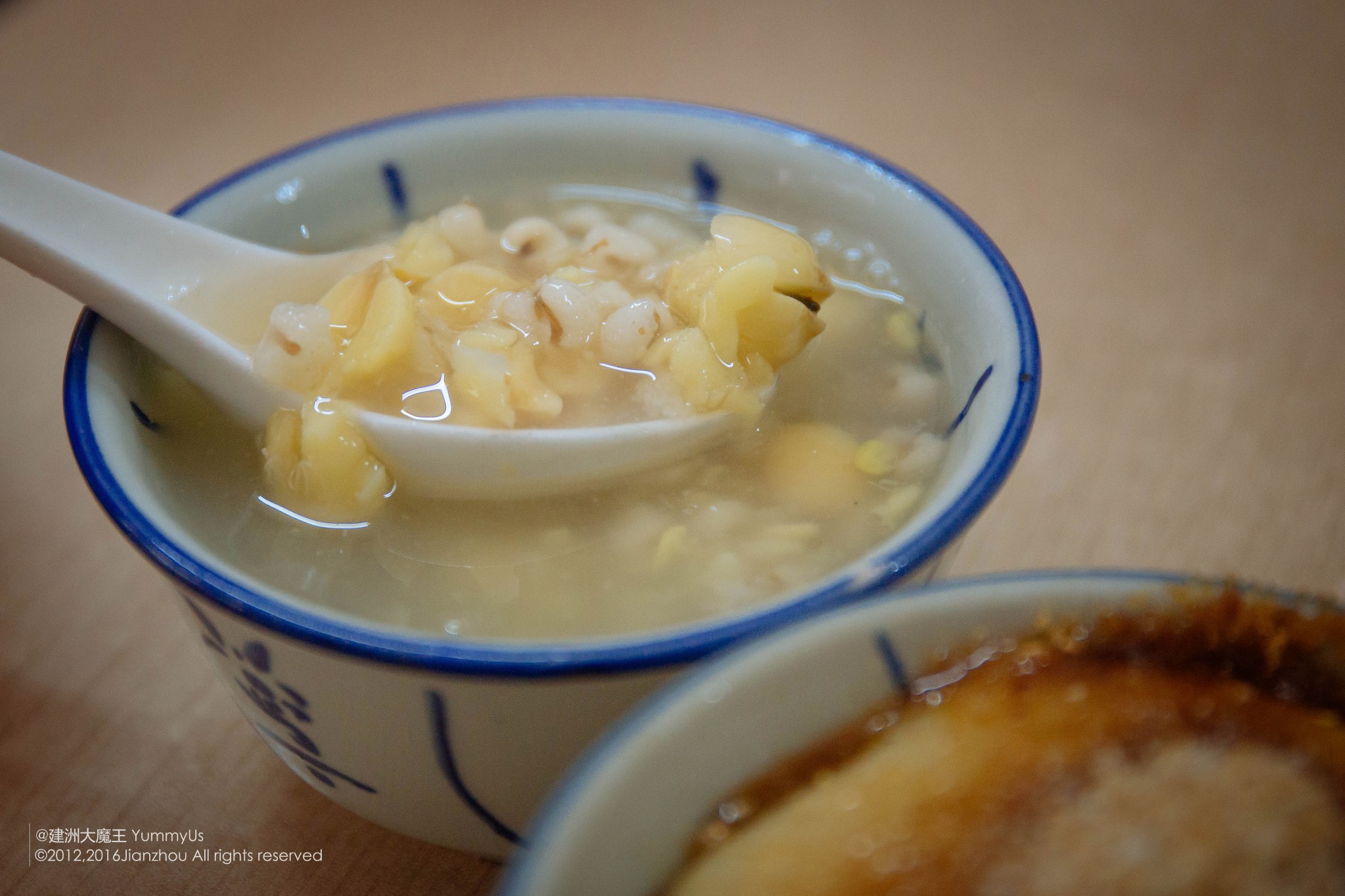              广场老牌豆花甜汤