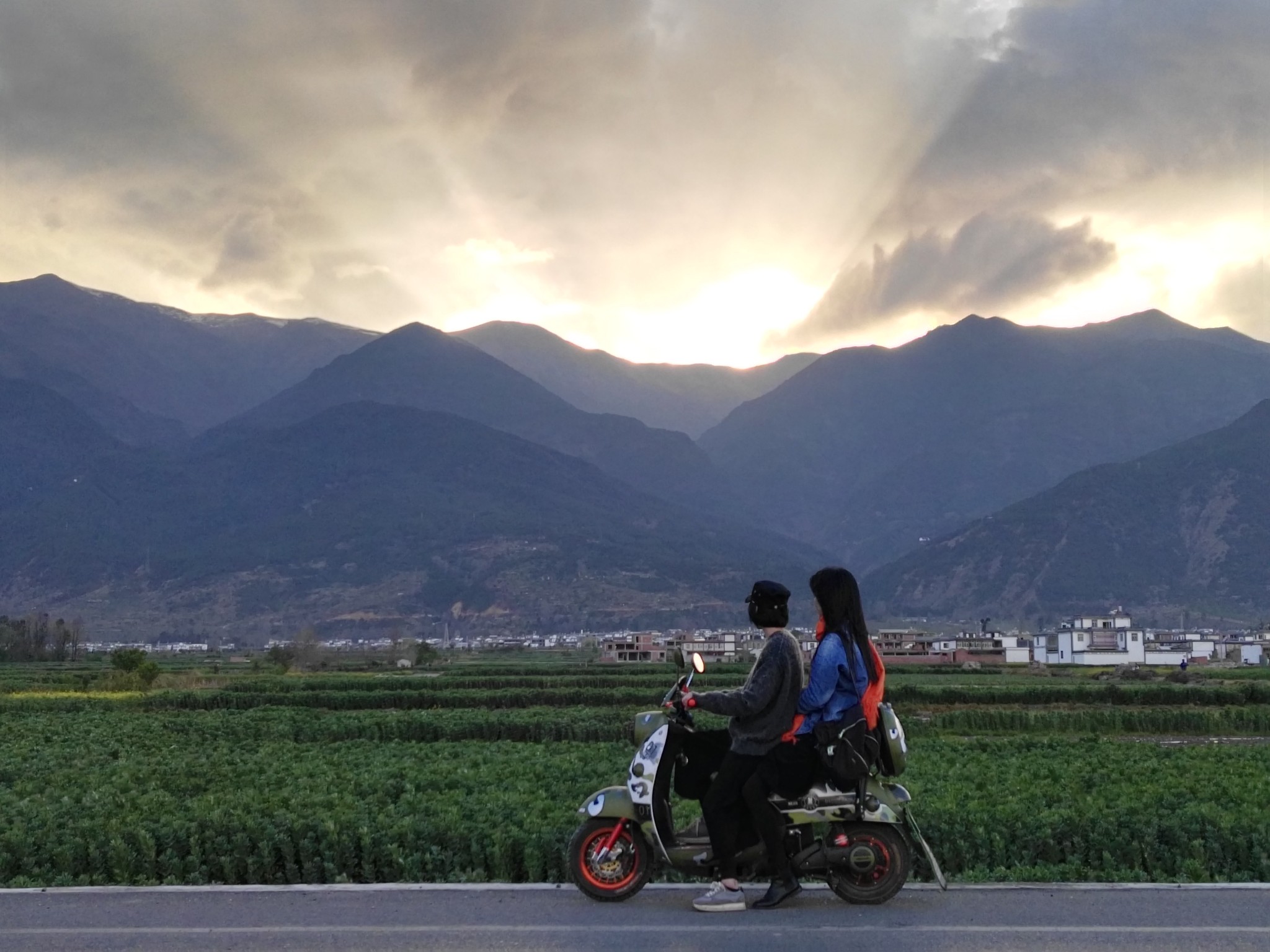 wKgBs1ejUzyAMC8_AAbI-3DL71442.jpeg?imageView2%2F2%2Fw%2F700%2Fh%2F525%2Fq%2F90%7Cimageslim