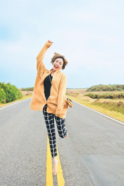 怎样可以长期待在台湾 wKgBs1bryTCAXuSuAAGgrNzQkpY78.jpeg?imageView2%2F2%2Fw%2F600%2Fh%2F600%2Fq%2F90