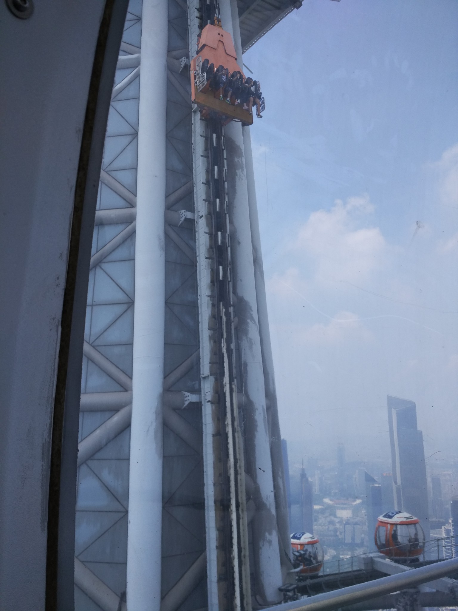 广州新电视塔,三百大洋上小蛮腰,只是为了坐电梯,军人