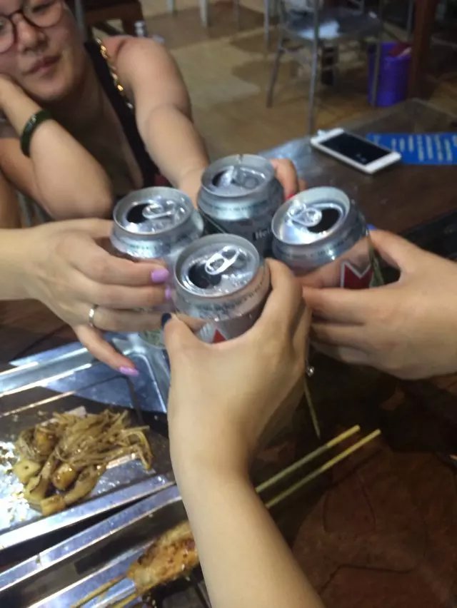 的就酒店费用和吃吃喝喝的费用,其他基本都没有花费,最后算了下一个人