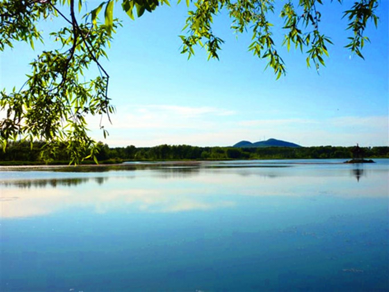 五大连池白龙湖露营旅游基地