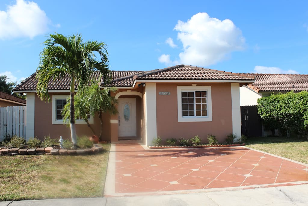 beautiful house in west kendall