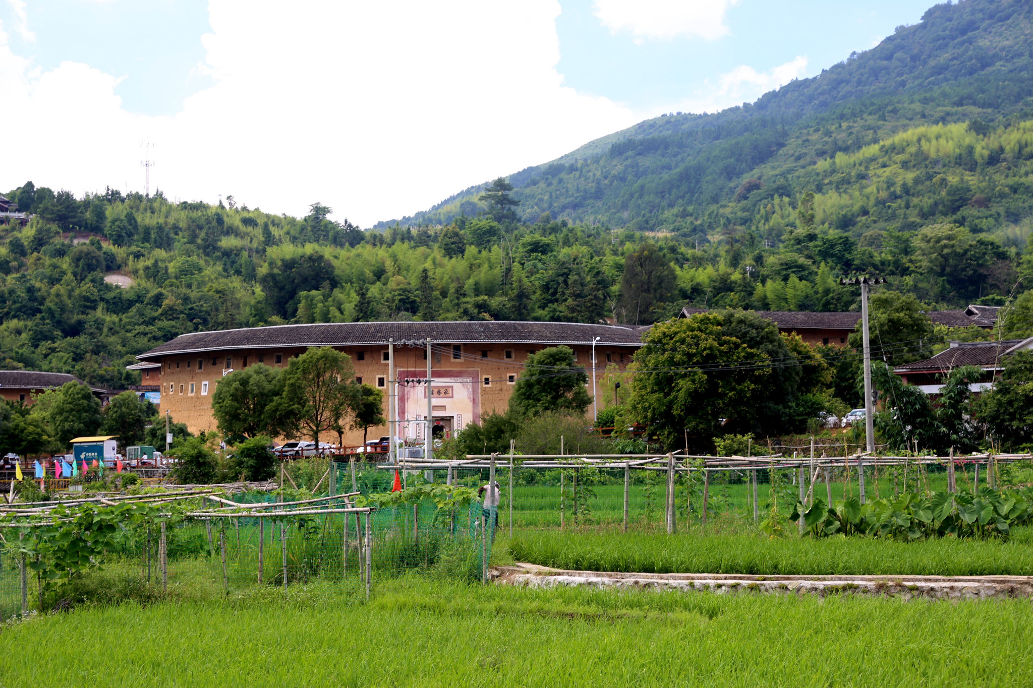 景區主要由洪坑土樓群,高北土樓群,初溪土樓群,南溪土樓.