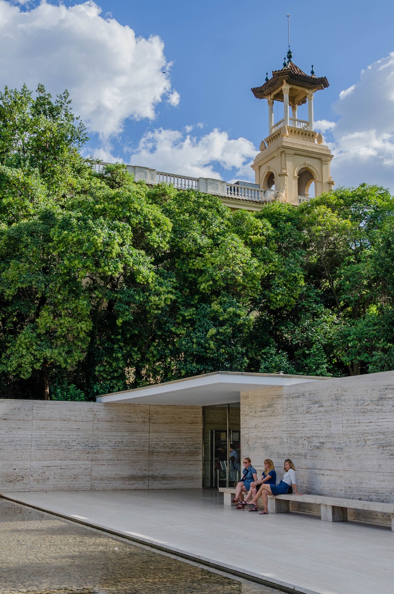 鲜血与黄金铸就西班牙,火腿与红虾吃出半个伊