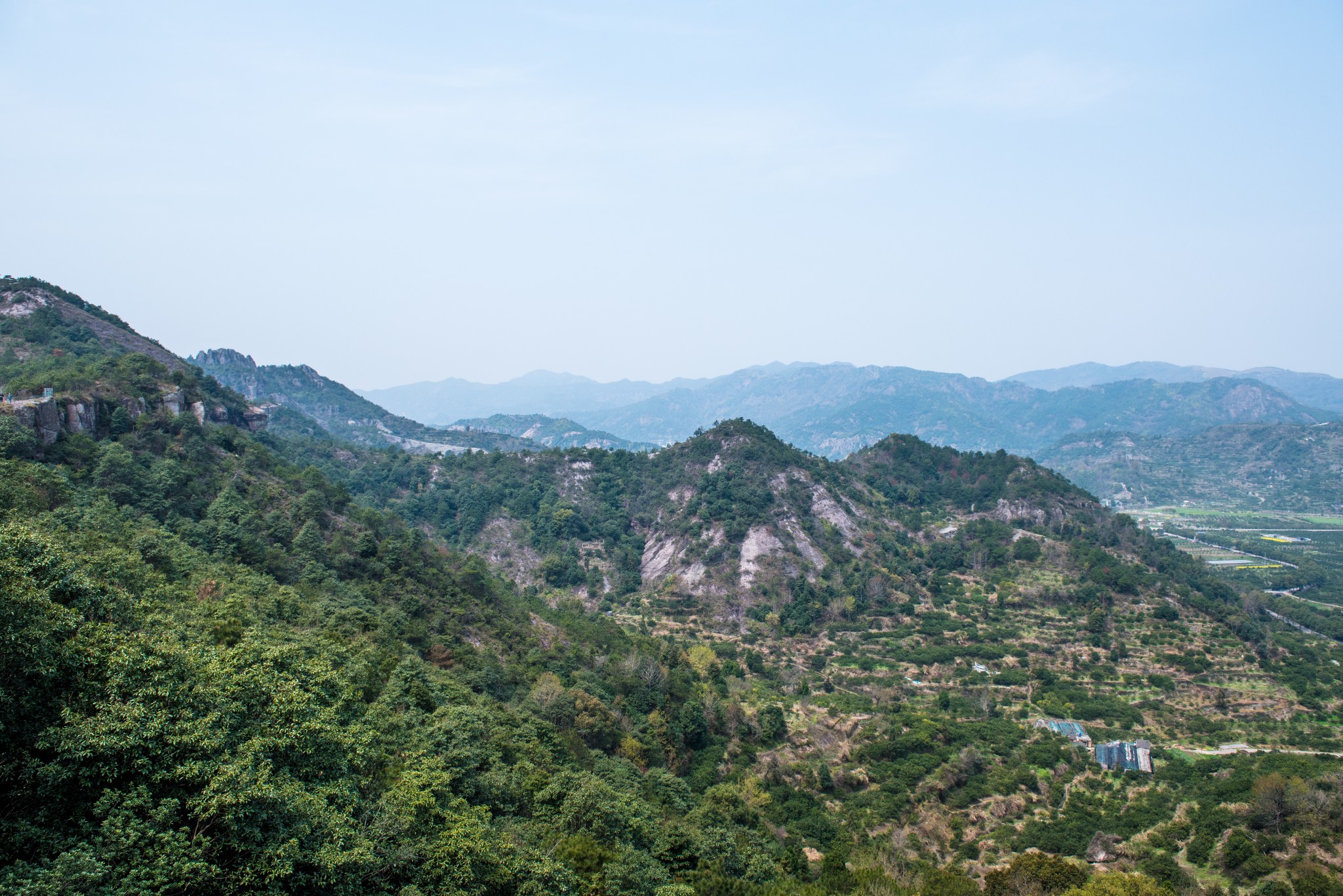 桃江十三渚風景區位於臨海市桃渚鎮,東臨東海,北界三門,南距台州市區