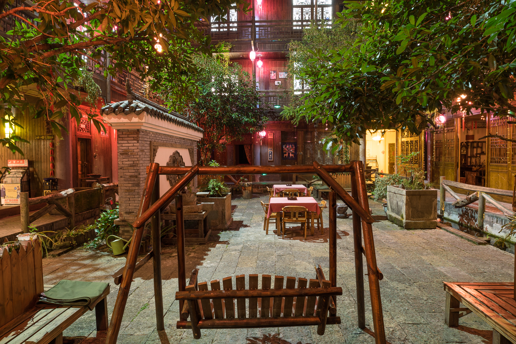 探寻桃源秘境情醉千年龚滩古镇