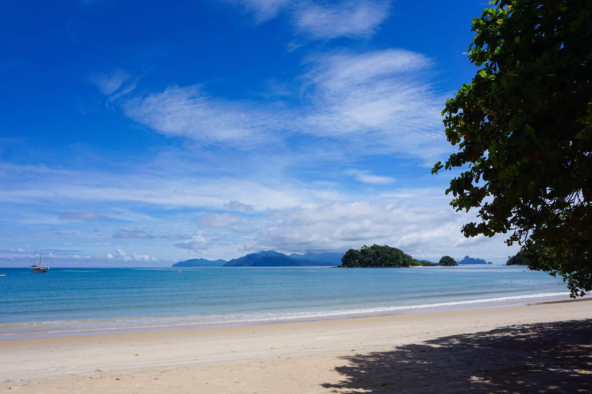 鉴于安达曼这种高大上的酒店,我们是不可能天天住的,午饭后,我们前往