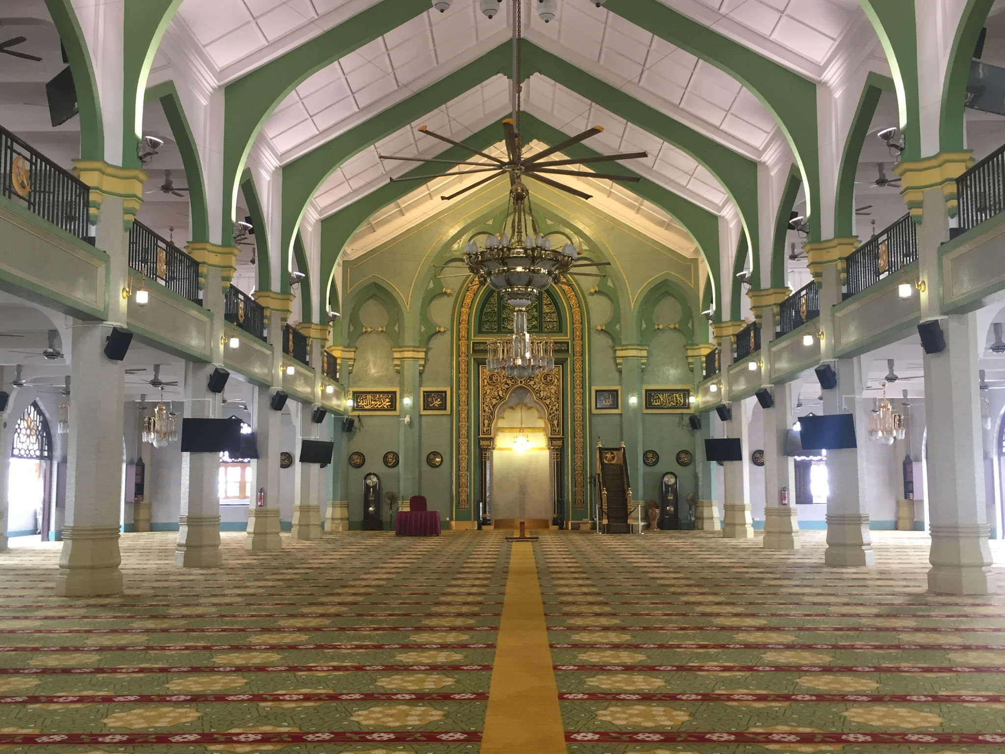 苏丹回教堂(masjid sultan)位于新加坡甘榜格南区的马斯喀特街与桥北