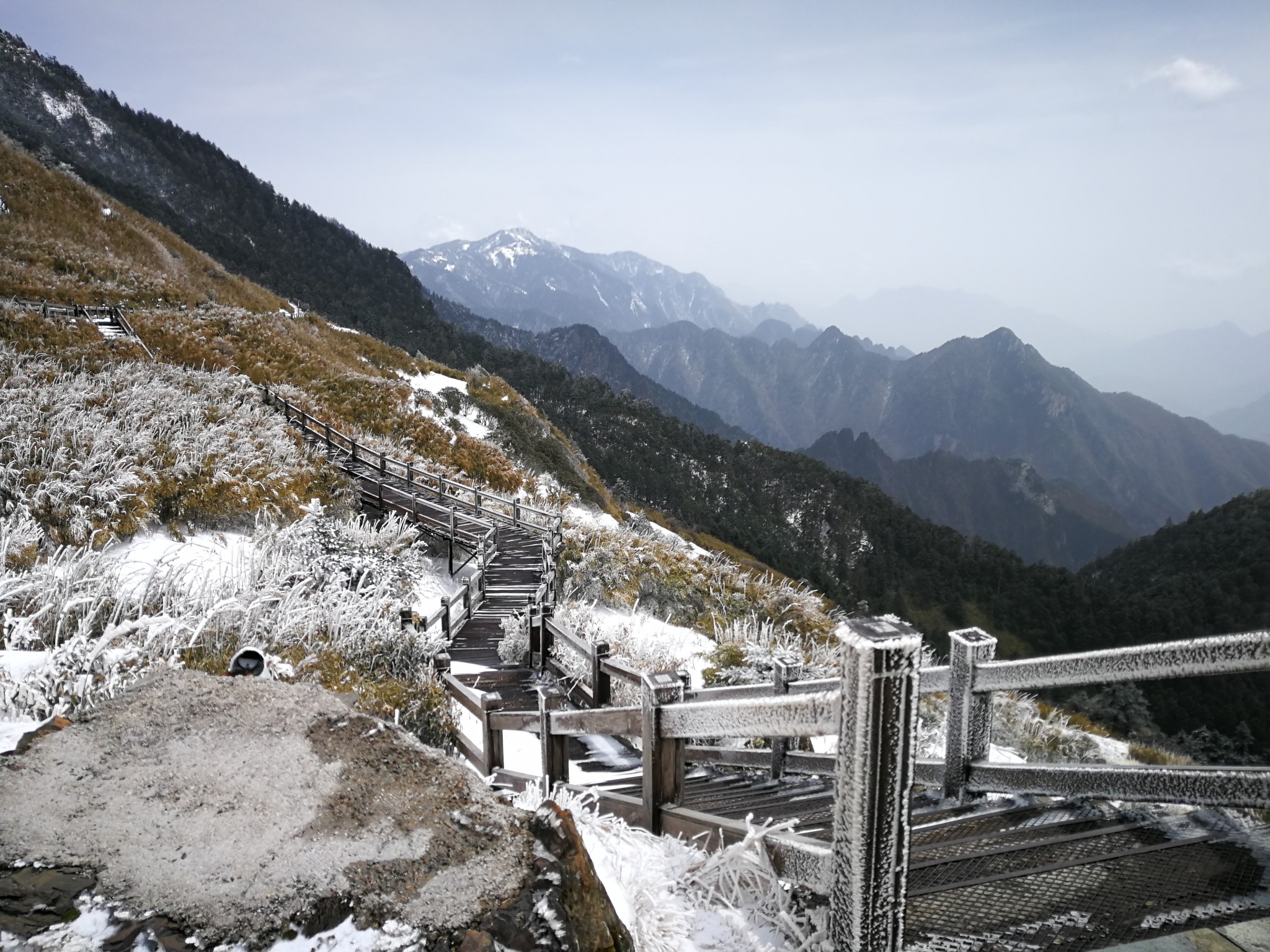 神农架人口_神农架野人真的存在 卫星地图视角看过这里的地形地貌就明白了