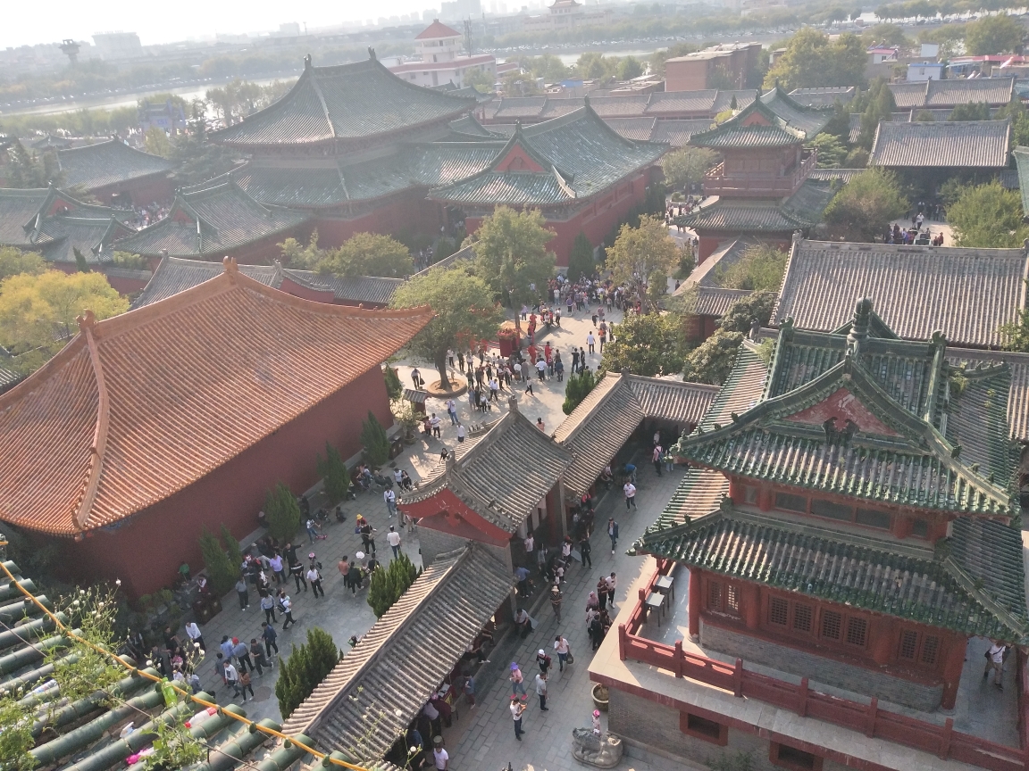 历代的官府中,规模最为宏大,是管理国都及京畿地区的.