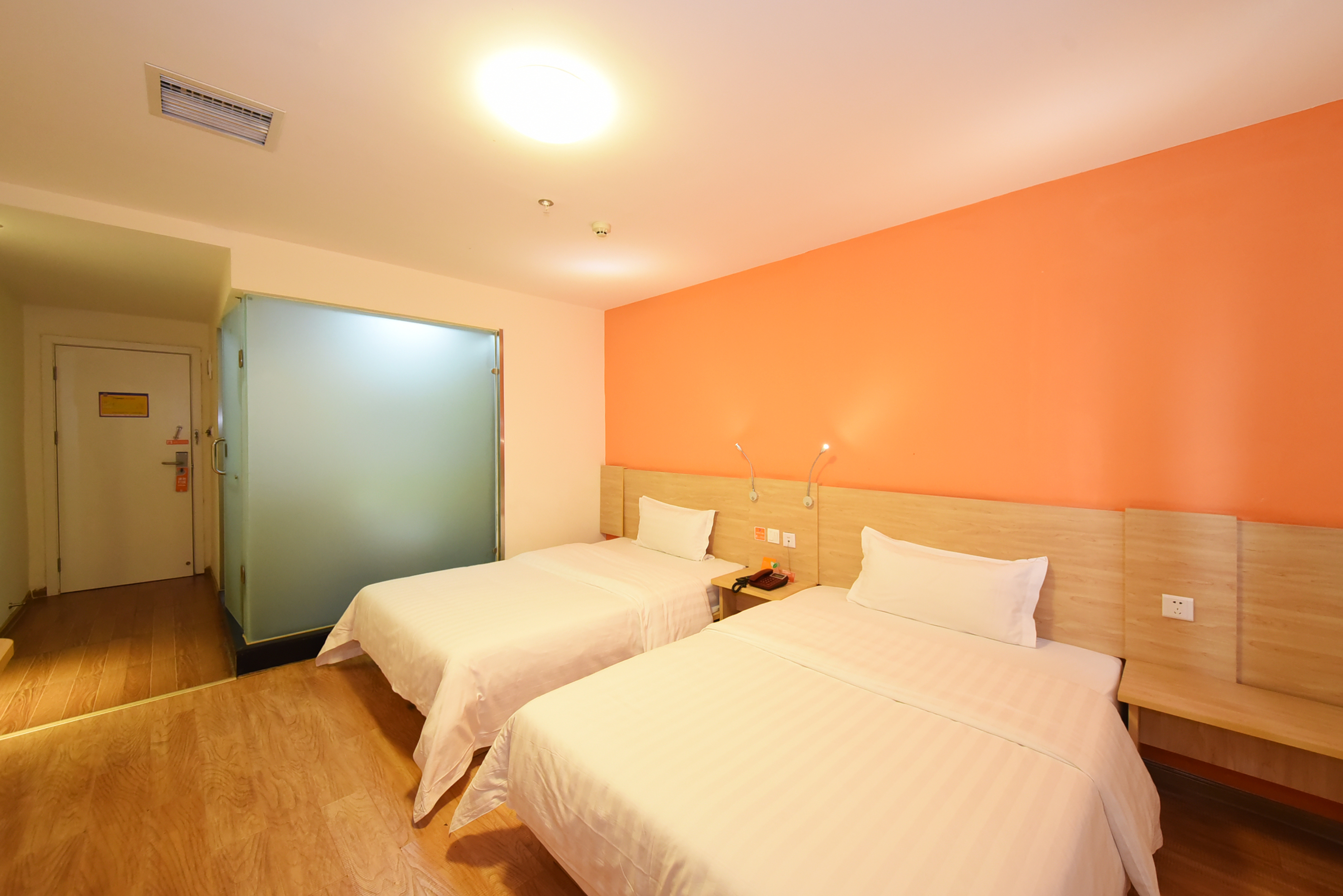 7天连锁酒店(长沙火车站三湘市场店)预订,