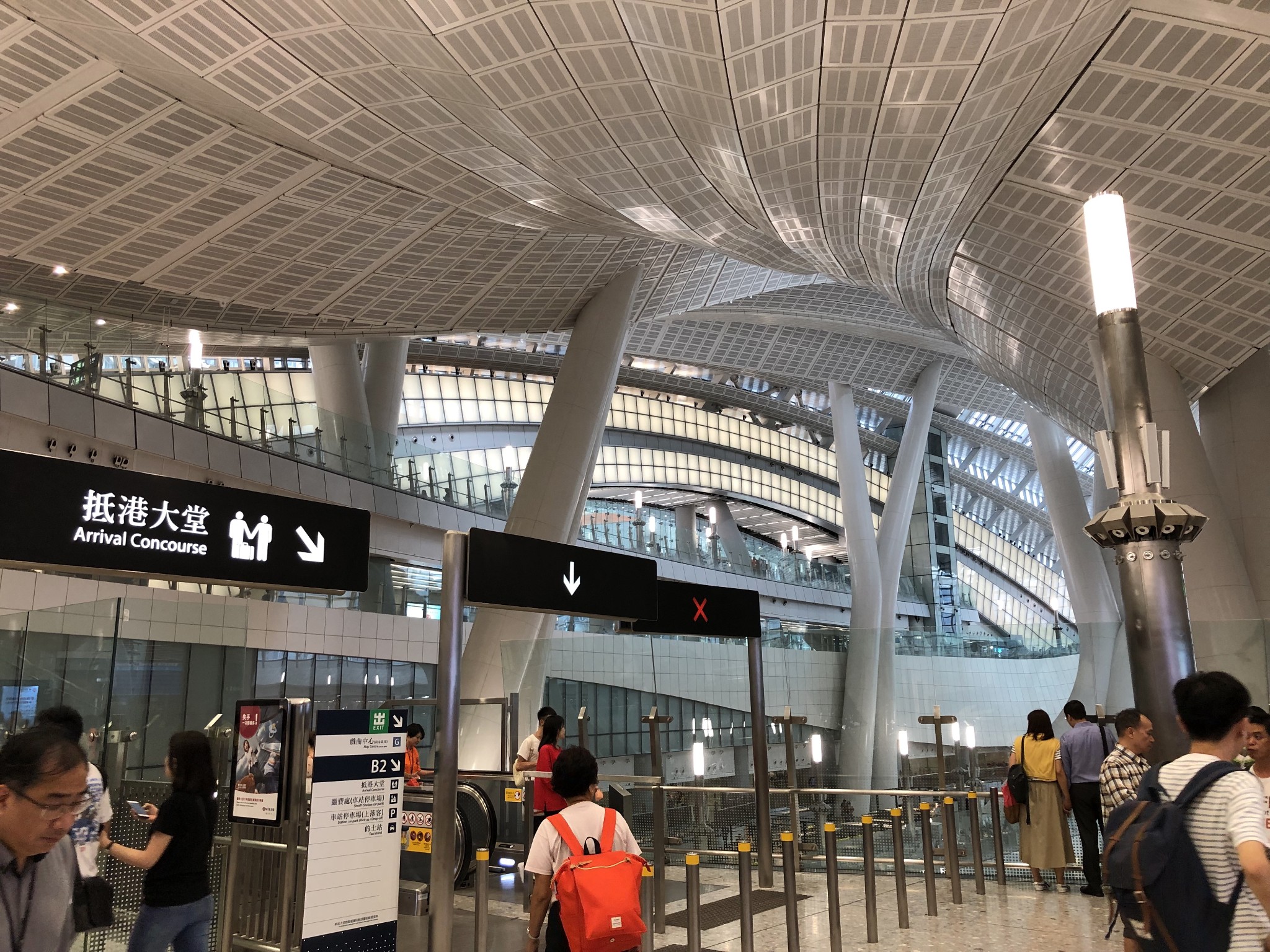 香港高铁站到香港机场多少钱,香港高铁站何如去机场转机