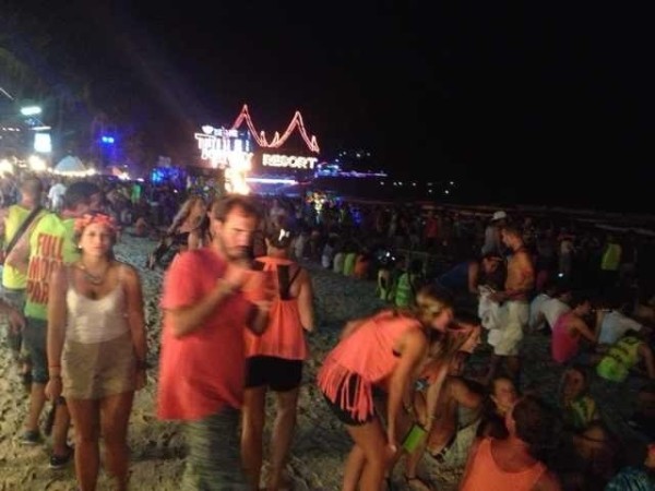 泰国旅游视频直播 wKgB4lMB2NSAXAdTAACQ1o3swY471.jpeg?imageView2%2F2%2Fw%2F600%2Fq%2F90