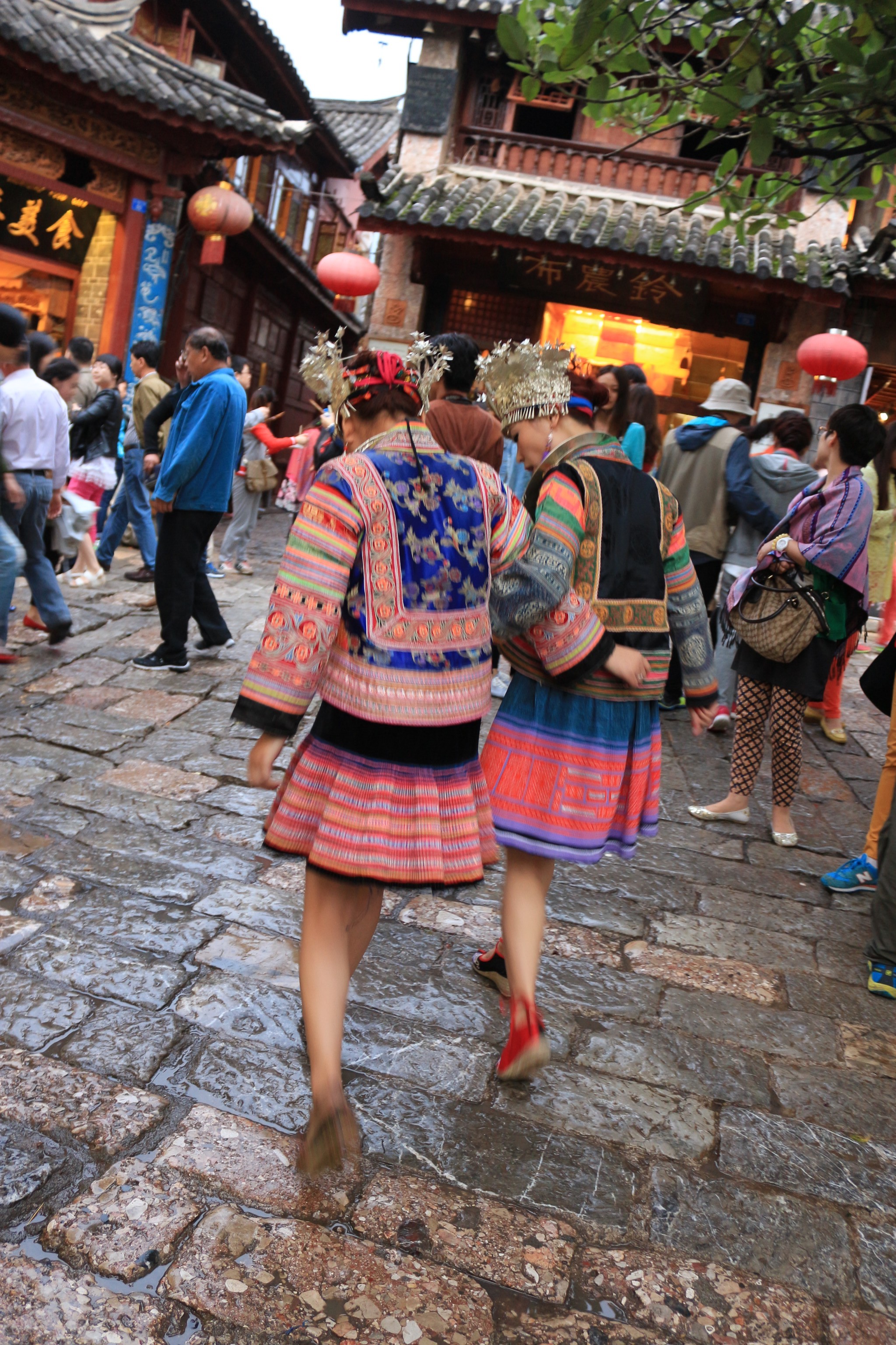 6月份去云南旅游怎么穿搭_云南洱海几月份去最好(2)